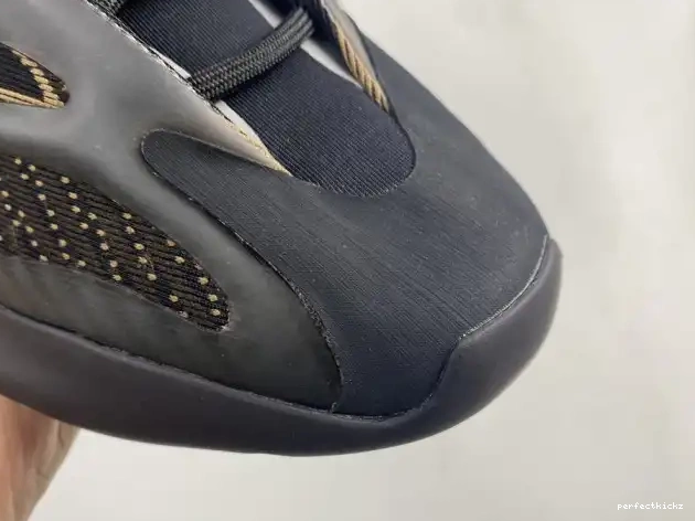 V3 GY0189 ADIDAS 700 YEEZY 0615